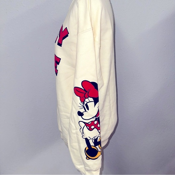 Juniors Disney Mickey and Minnie sweatshirt sz M (7-9) NWT - Picture 6 of 9